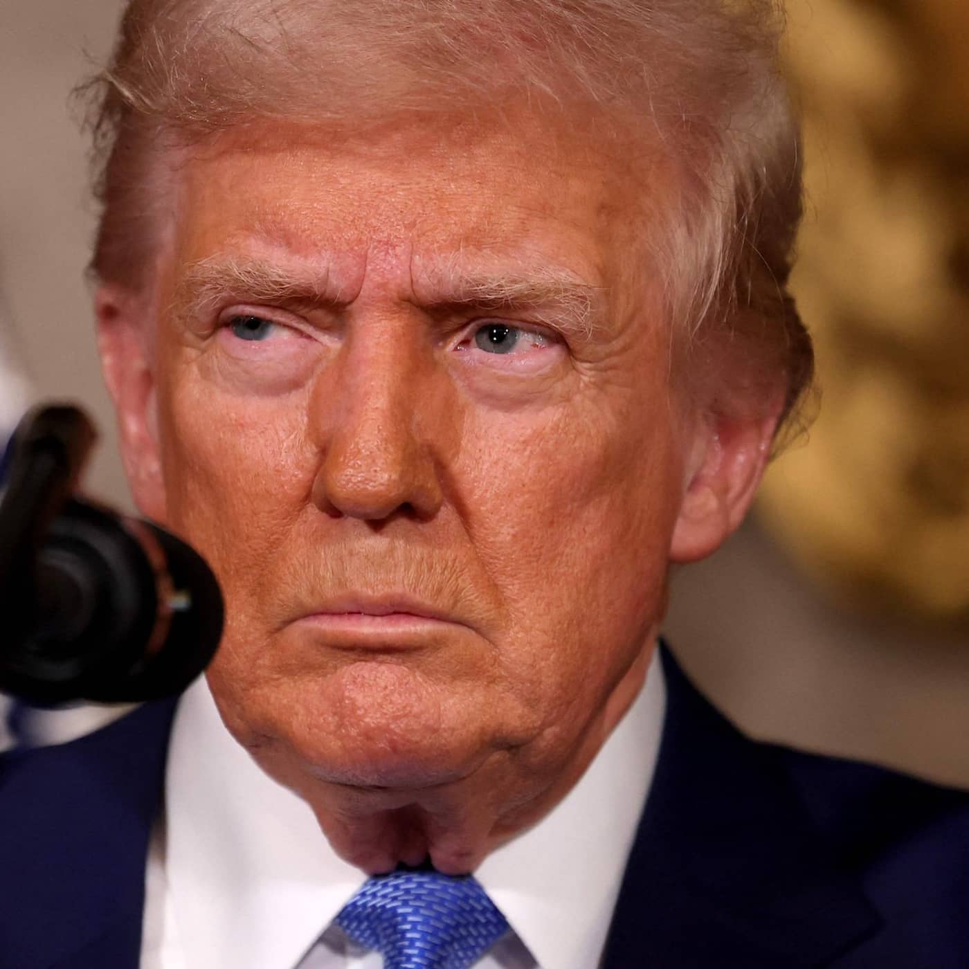 Omvärldens reaktioner på Trumps besked om militärt stöd episode artwork