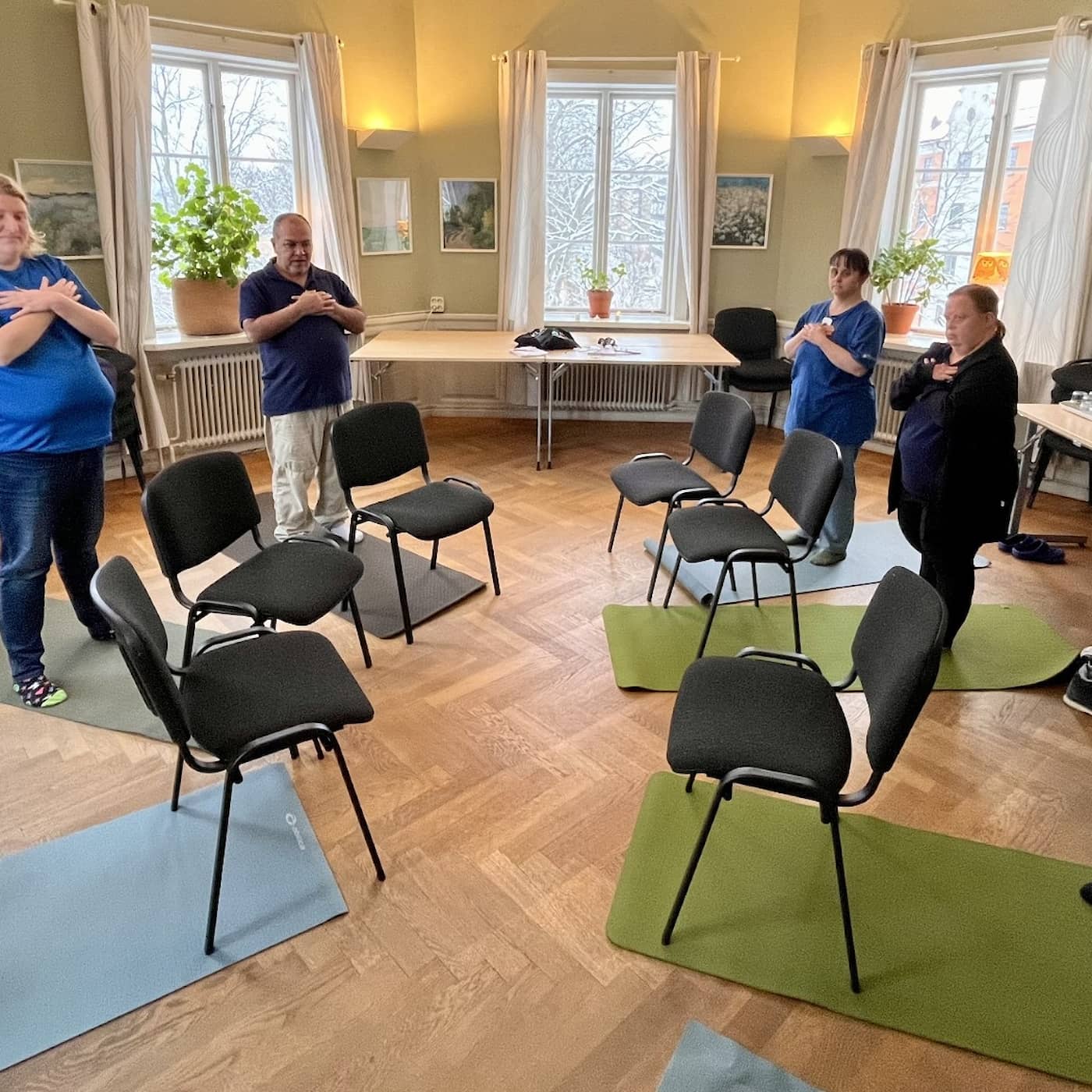 Klartext: Ny lättläst bok om yoga: ”Jag blev mindre stel” episode artwork