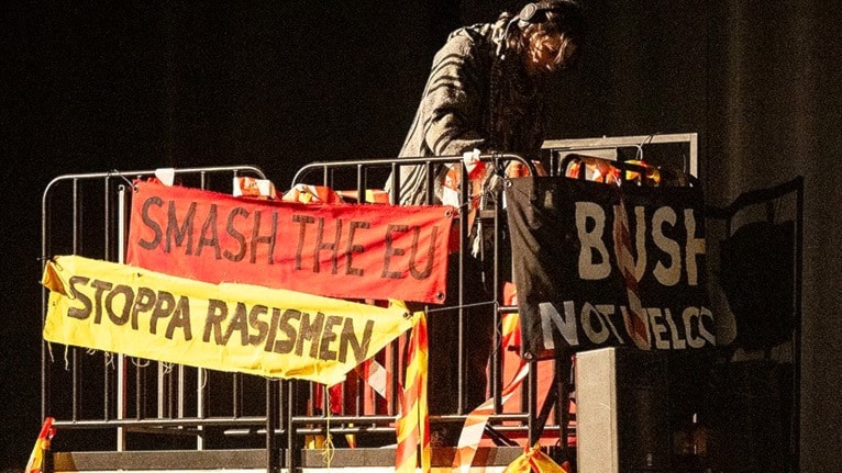 Så blev Göteborgskravallerna teater – i Göteborg