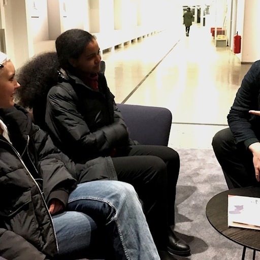 Unga filosofer tar sig an en klassisk fråga: Relationen mellan tro och vetande