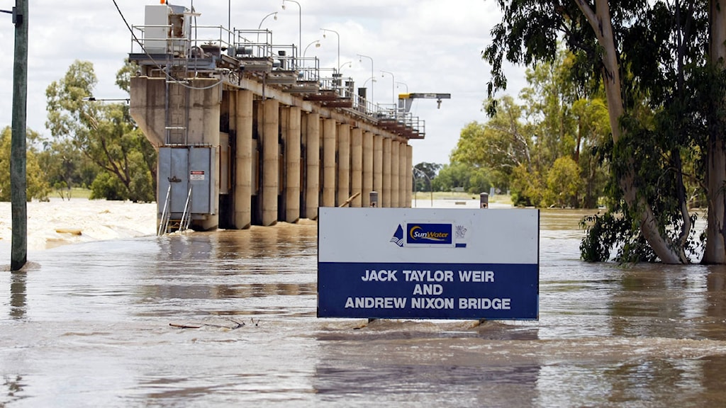 Desperat läge i översvämmad del av Australien - Nyheter (Ekot ...