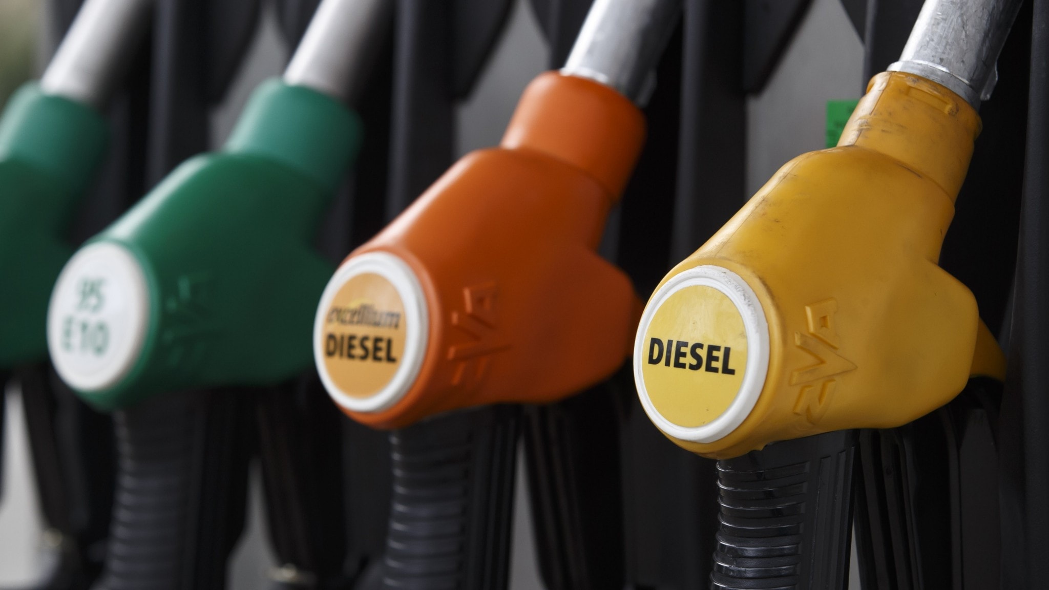 Expert: Dieselpriser på över 40 kronor krävs för att nå EU-mål – Nyheter (Ekot)