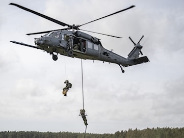 18 000 deltar i största militärövningen på flera år