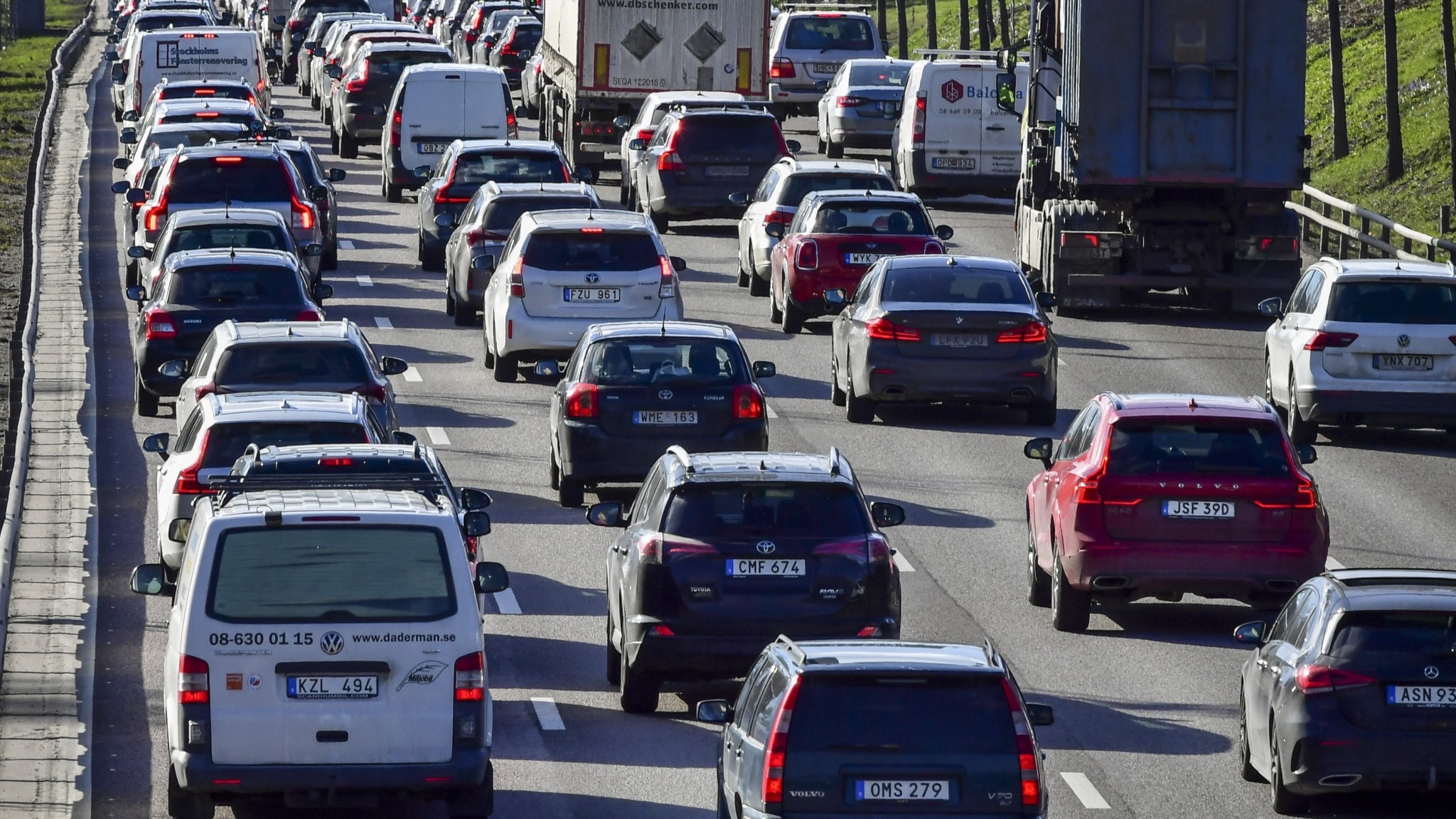 Trafikverket inför omkörningsförbud och sänkt hastighet