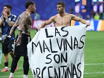 Argentinska spelarna firade med förbjuden banderoll