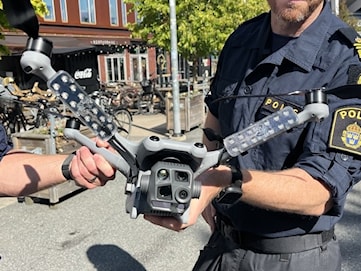 Polisen får nya drönare med blåljus