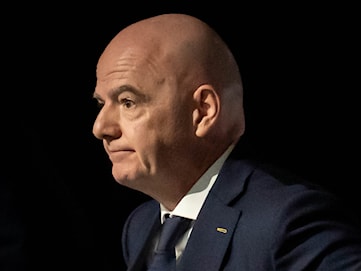 Fifa ber om ursäkt för planerna att sälja VM-andelar
