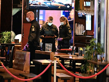 Misstänkt farligt föremål inkastat – två frihetsberövade
