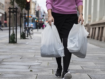 Plastpåsen gör comeback – ökar med 45 procent
