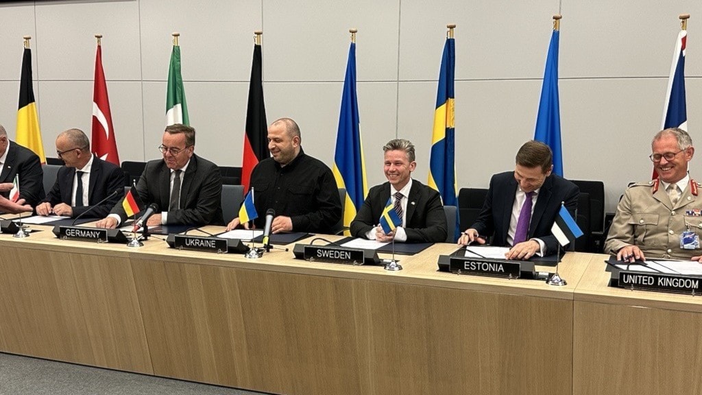 Sverige går med i telekrigskoalition – väntas få ledarroll - Nyheter ...