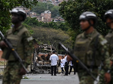 Minst 13 dödade i bombdåd: ”Slungades flera meter”