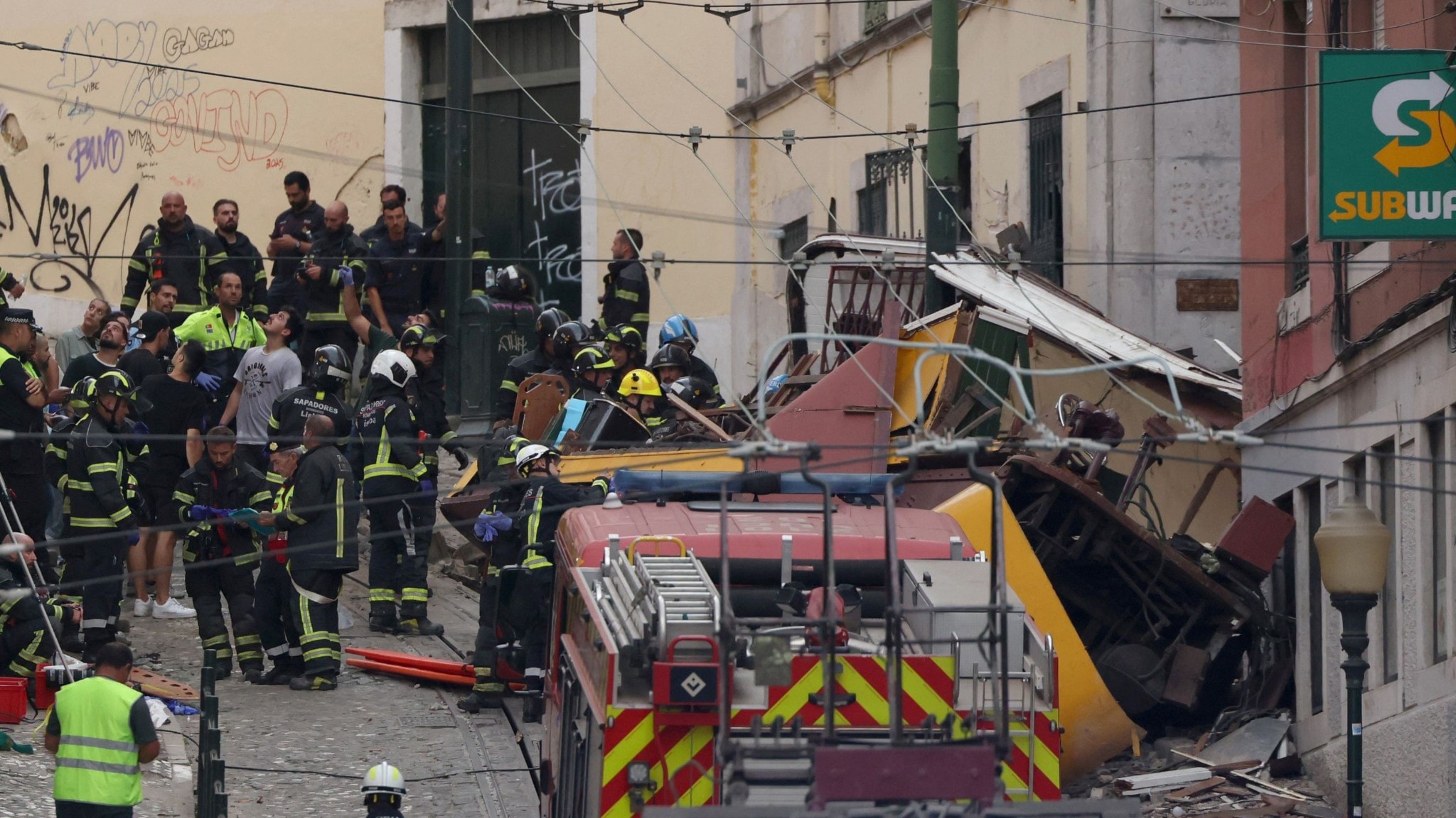15 döda och 20 skadade i spårvagnsolycka i Lissabon