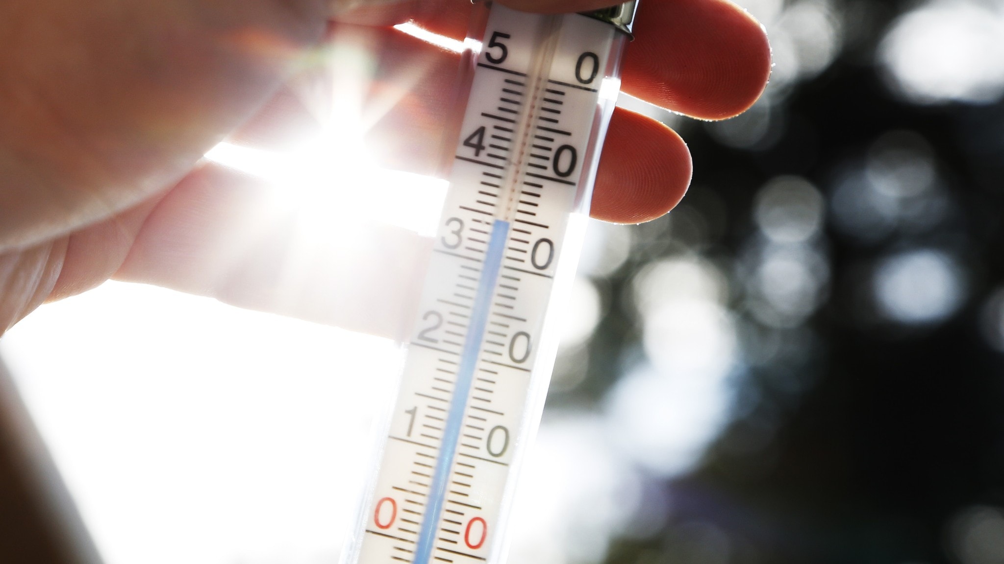 SMHI varnar för hög värme – upp till 34 grader | Sveriges Radio