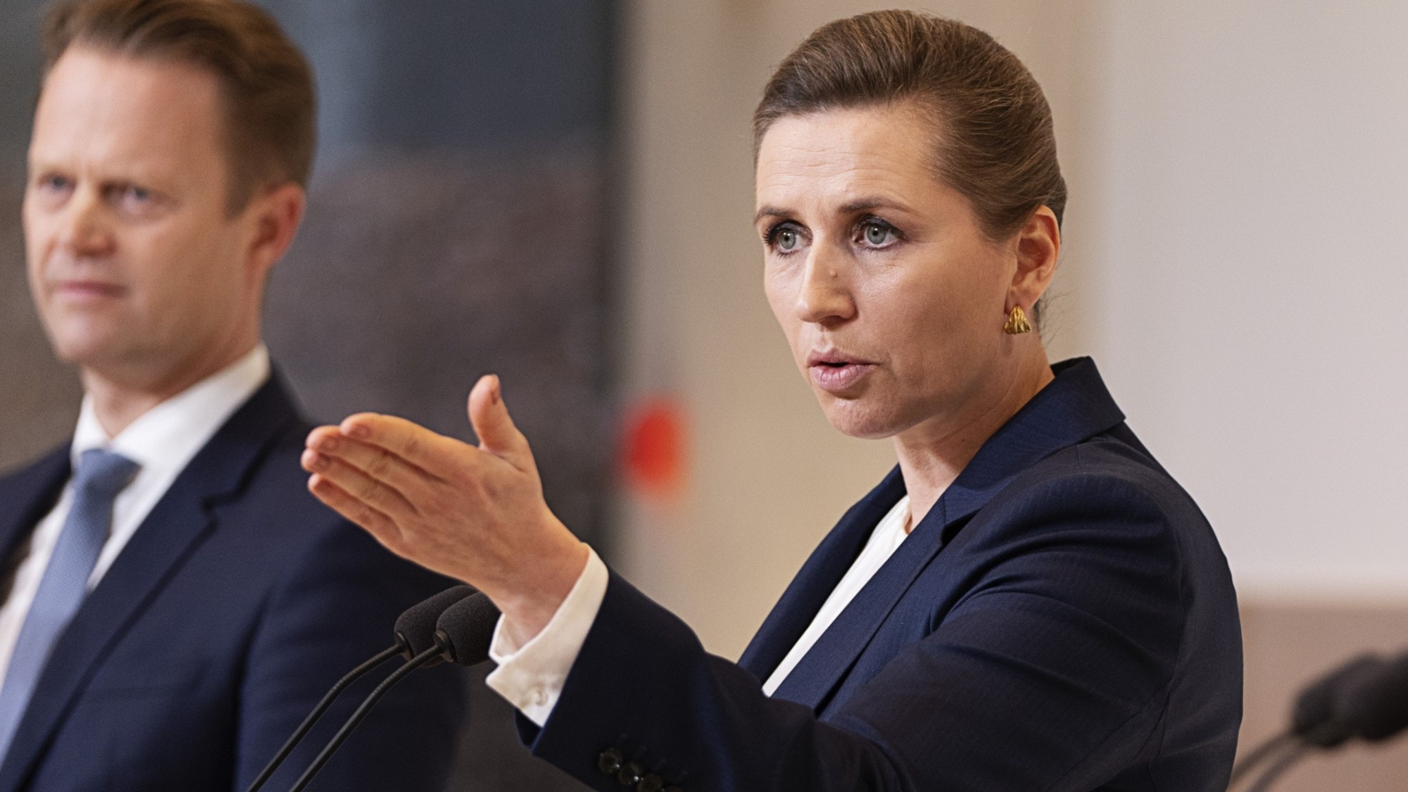 Mette Frederiksen: Vi är beredda att försvara varje del av danska kungariket | Sveriges Radio