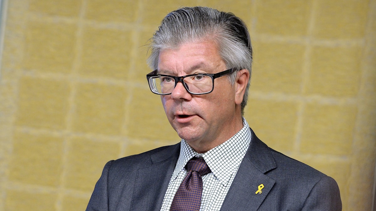 Moderaternas Hans Wallmark: Haveriet kryper närmre statsministern ...