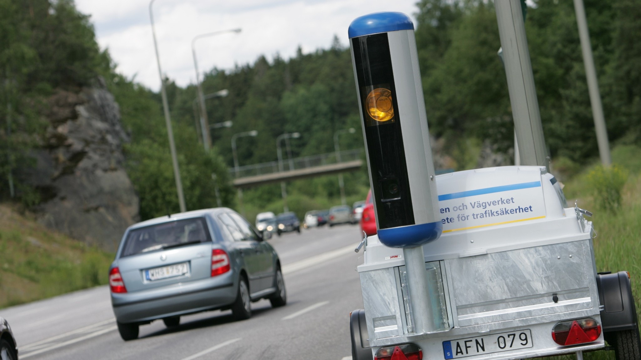 Se Vart En Mobil Befinner Sig