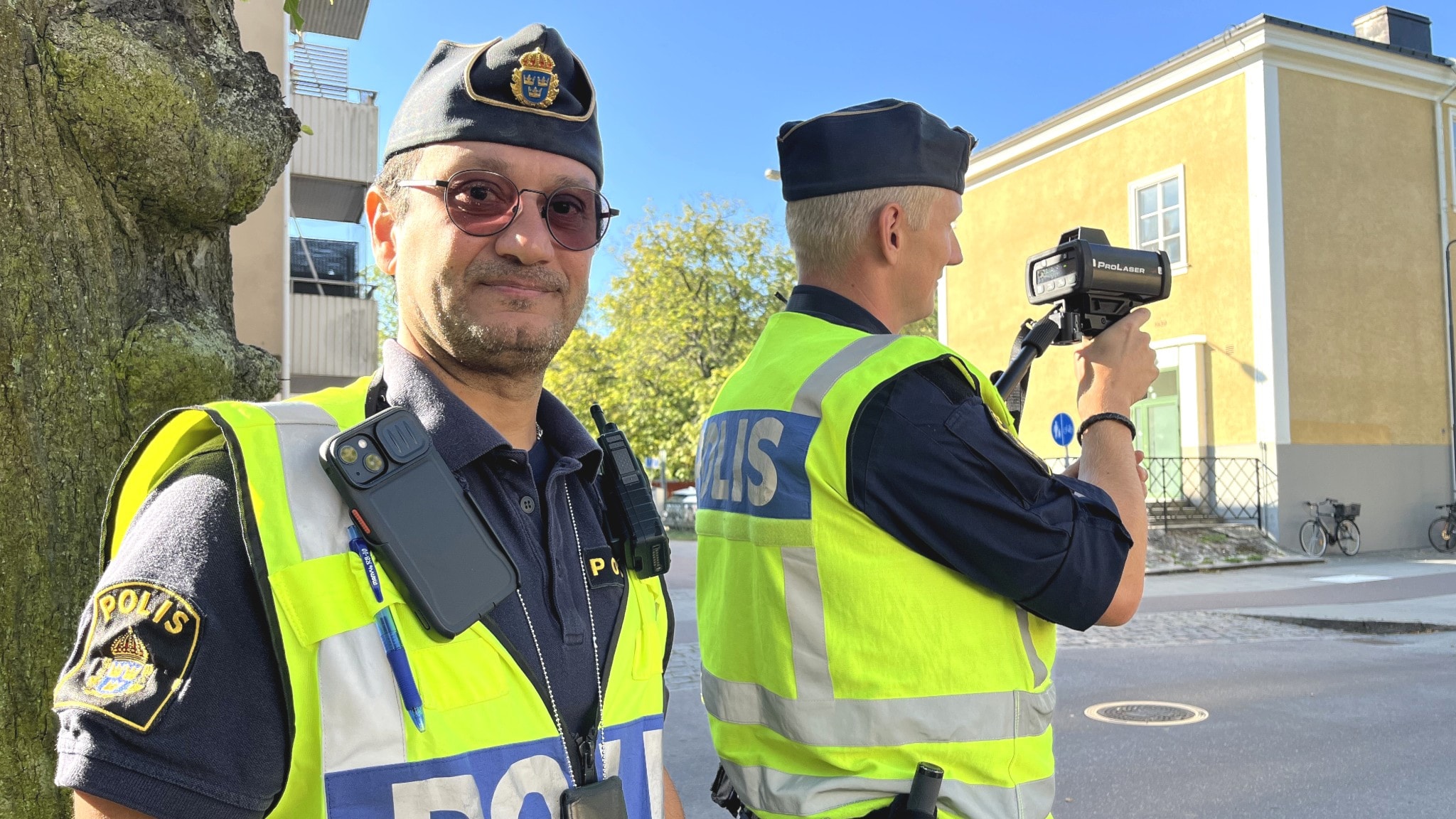 Polisens kraftsamling – jagar fortkörare bland ivriga barn